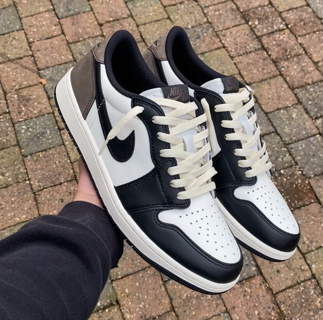 Air Jordan 1 Retro Low OG Mocha